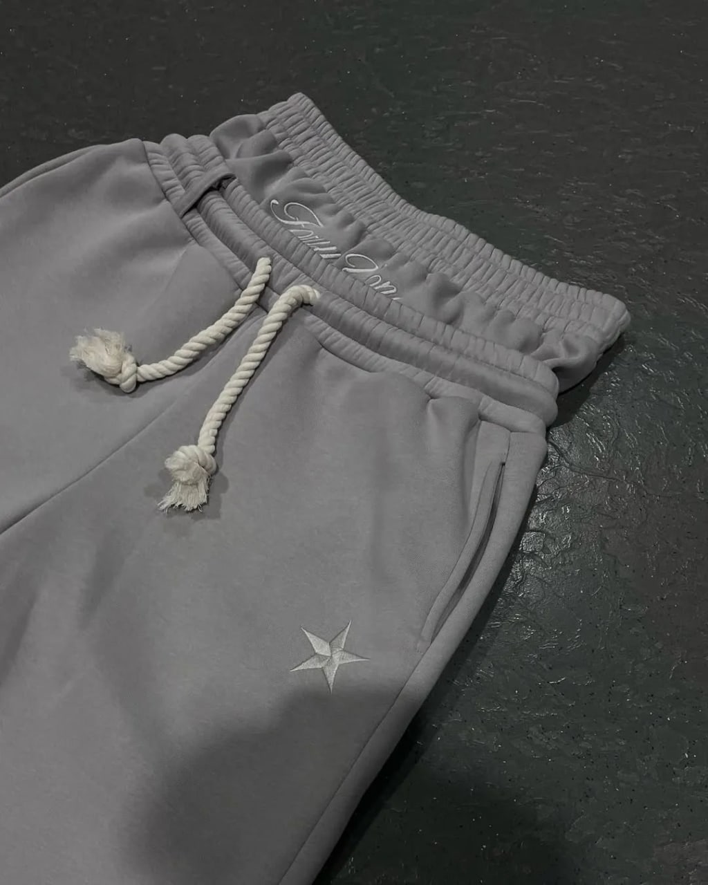 ASTRON PARIS - Sweatpants